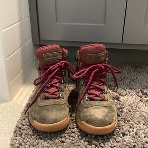 Never worn Columbia hiking boots!